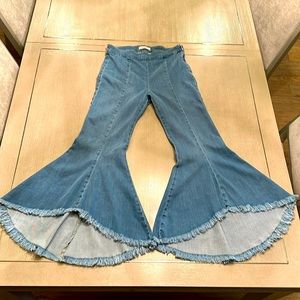 GUESS Flared High Waisted Jeans Size 29